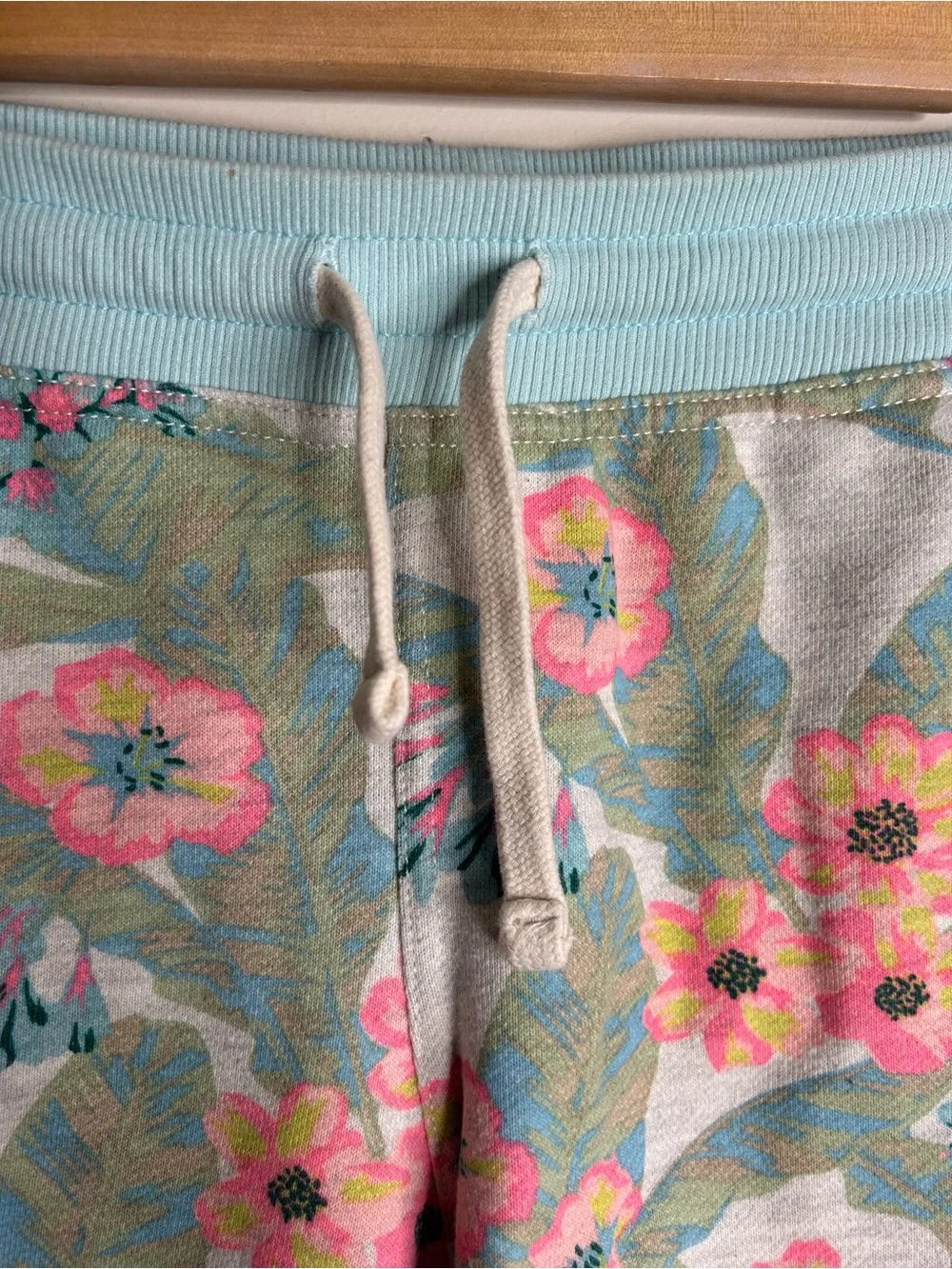 Chubbies Lounge Wear Medium 7” Shorts Tropical Floral Green Pink
